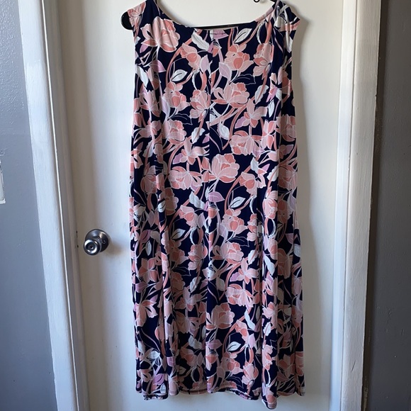 Perceptions Woman Dress - Picture 2 of 2